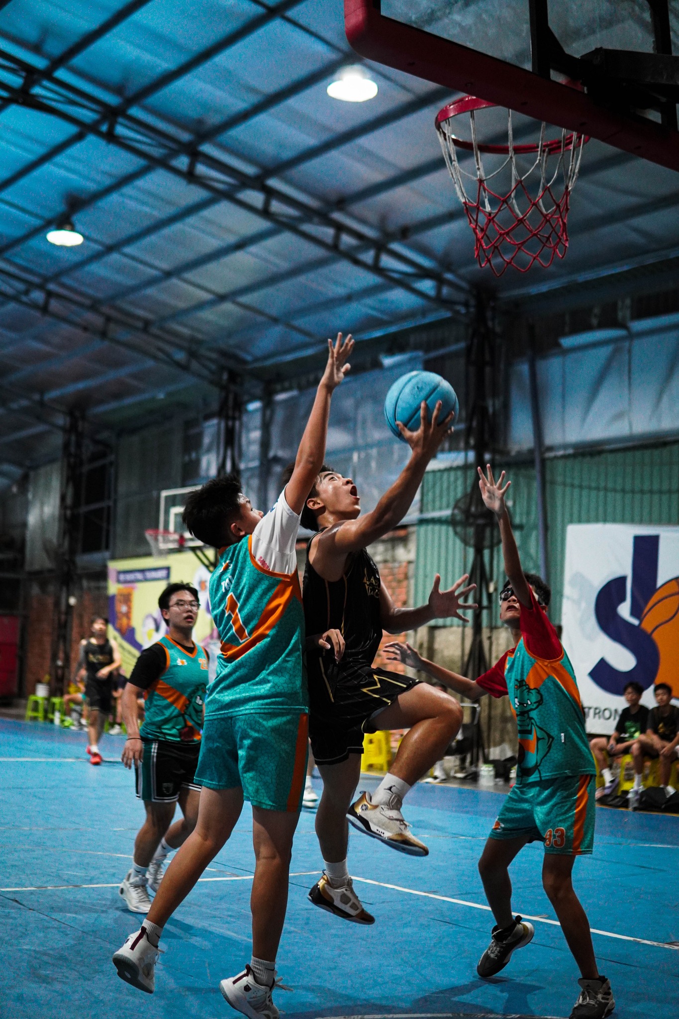 Court lighting and focus